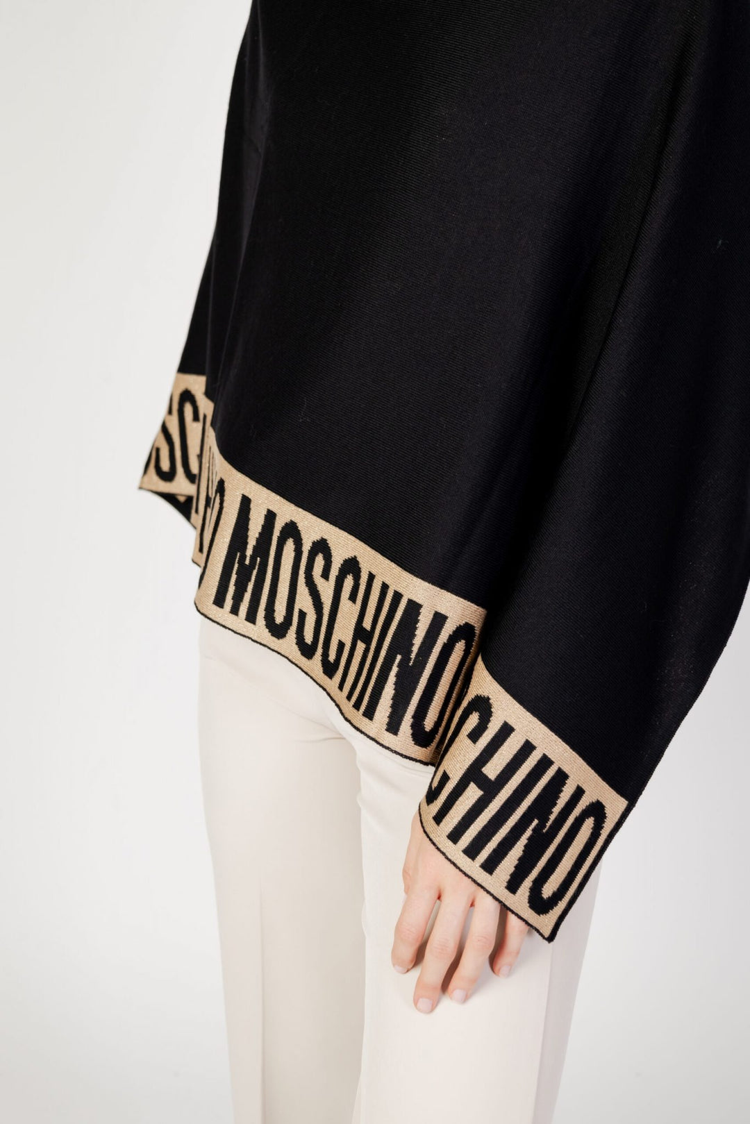 poncho MOSCHINO